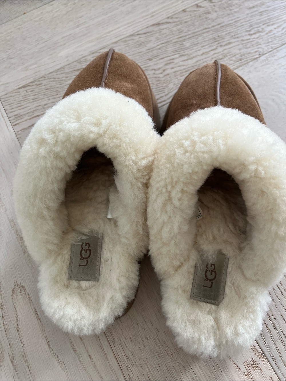 UGG slippers - Picture 3 of 5